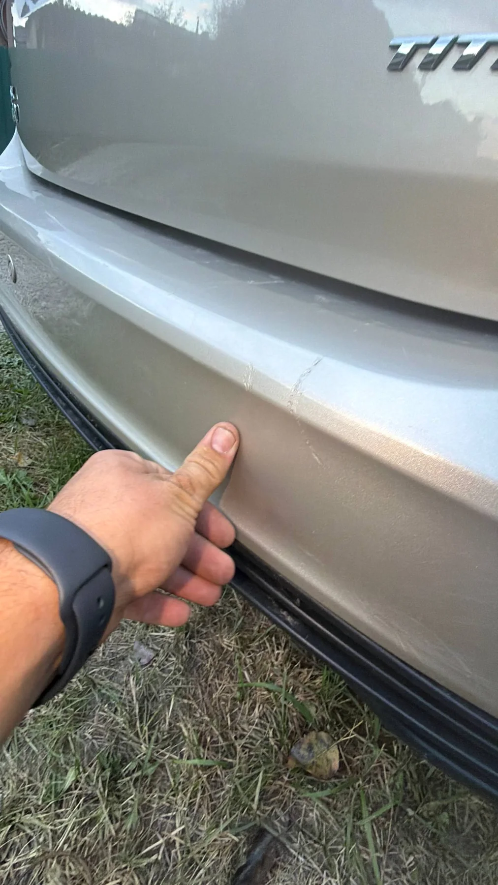 Пошкодження заднього бампера Ford C-Max 2017