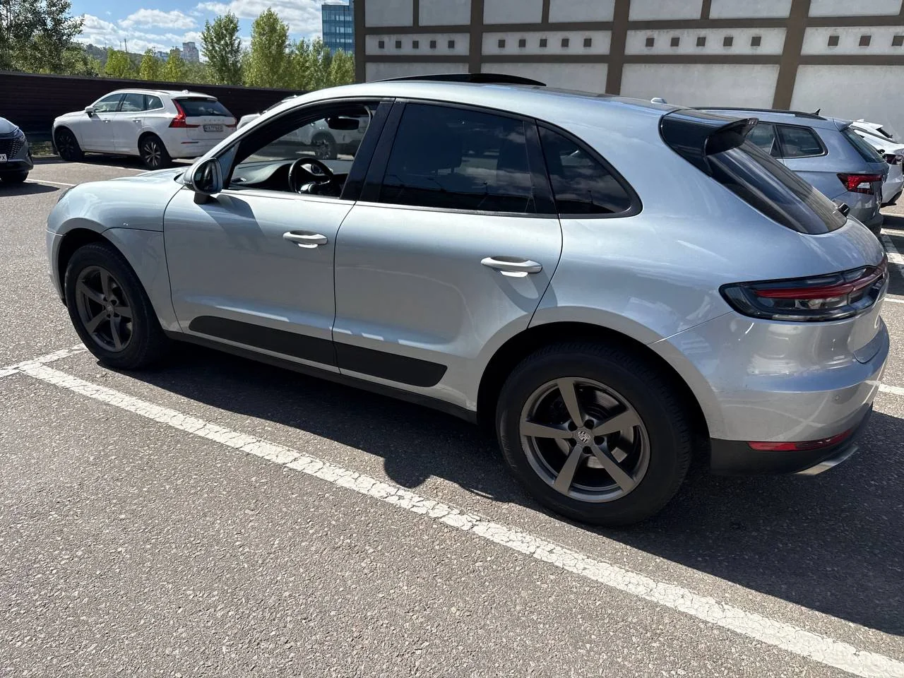 Porsche Macan 2019 — профіль лівого боку